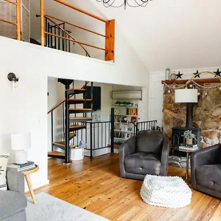 Hot Tub Charming & Chic Mountain Gem On Sleepy Creek Βίλα Berkeley Springs Εξωτερικό φωτογραφία