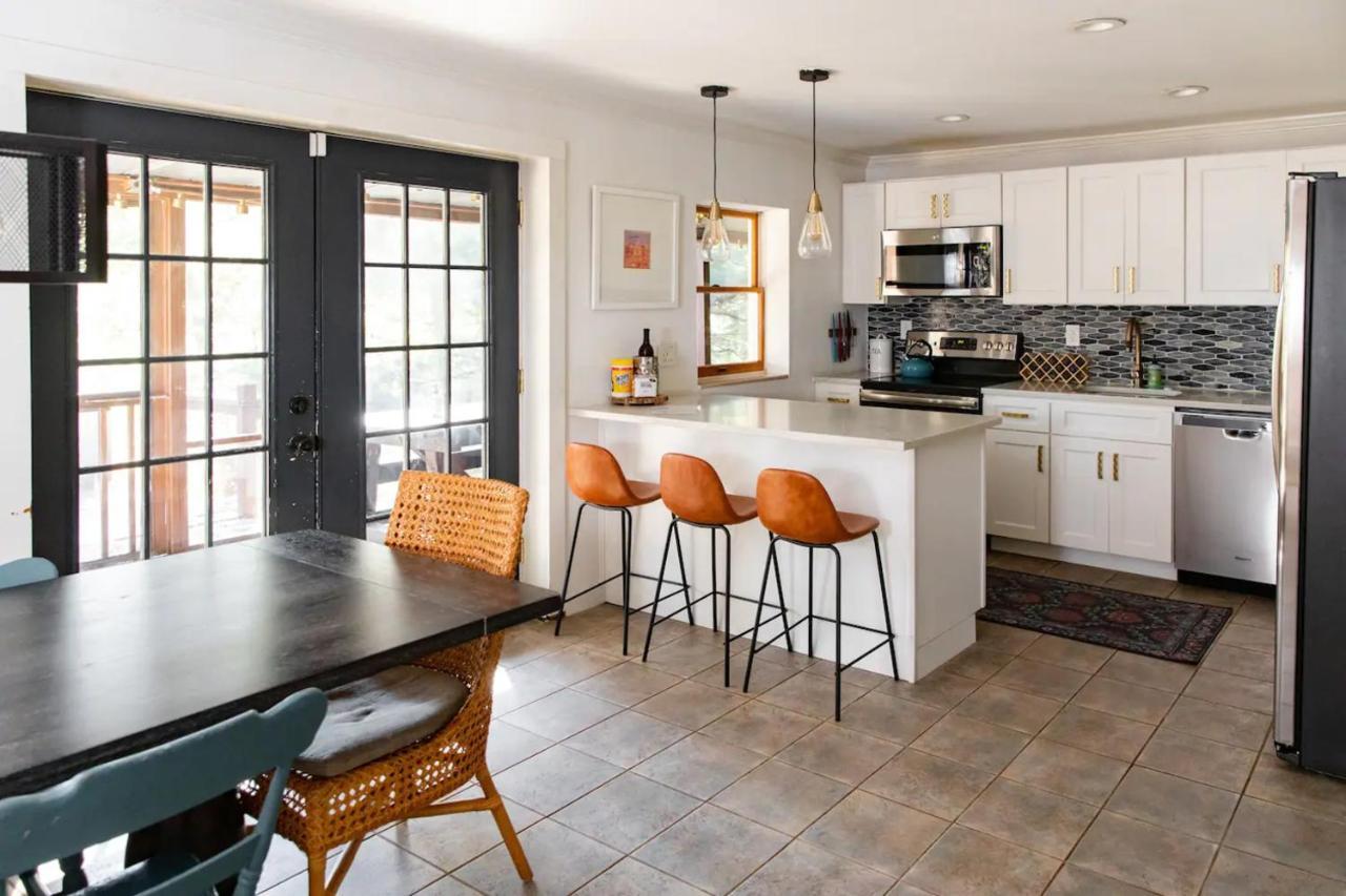 Hot Tub Charming & Chic Mountain Gem On Sleepy Creek Βίλα Berkeley Springs Εξωτερικό φωτογραφία